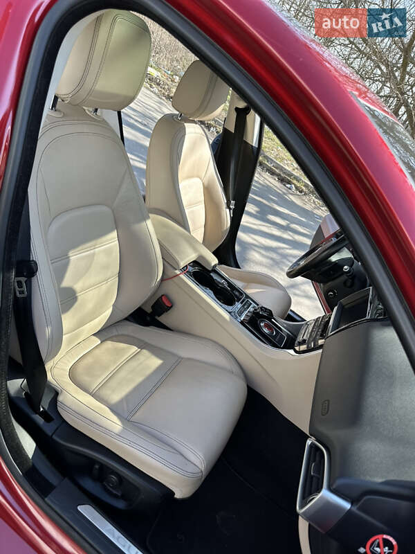 Седан Jaguar XE 2016 в Днепре