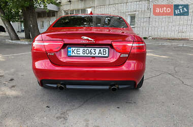 Седан Jaguar XE 2016 в 