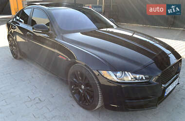 Седан Jaguar XE 2016 в 
