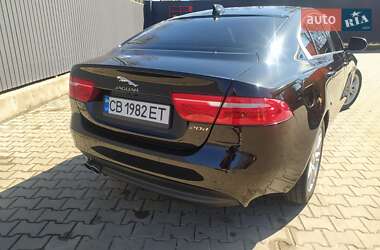 Седан Jaguar XE 2017 в 