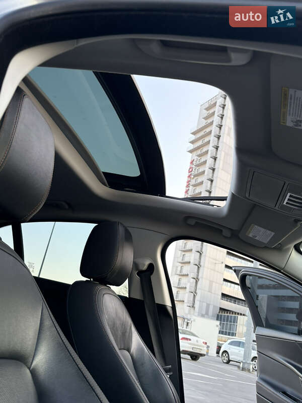 Седан Jaguar XE 2016 в Киеве