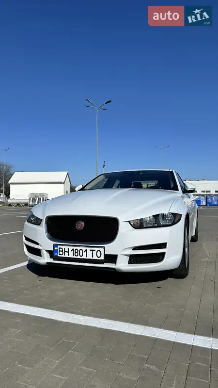 Jaguar XE