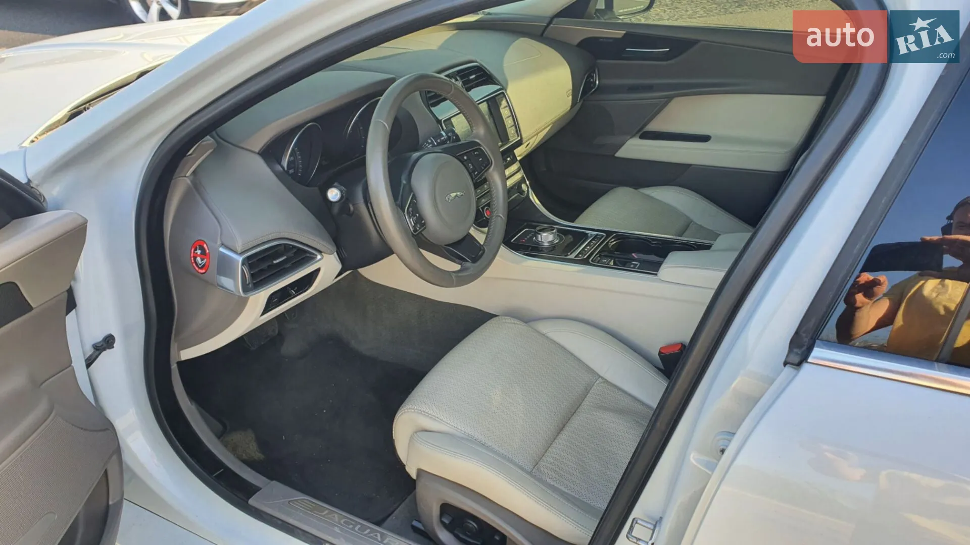2015 Jaguar XE - мініатюра 9