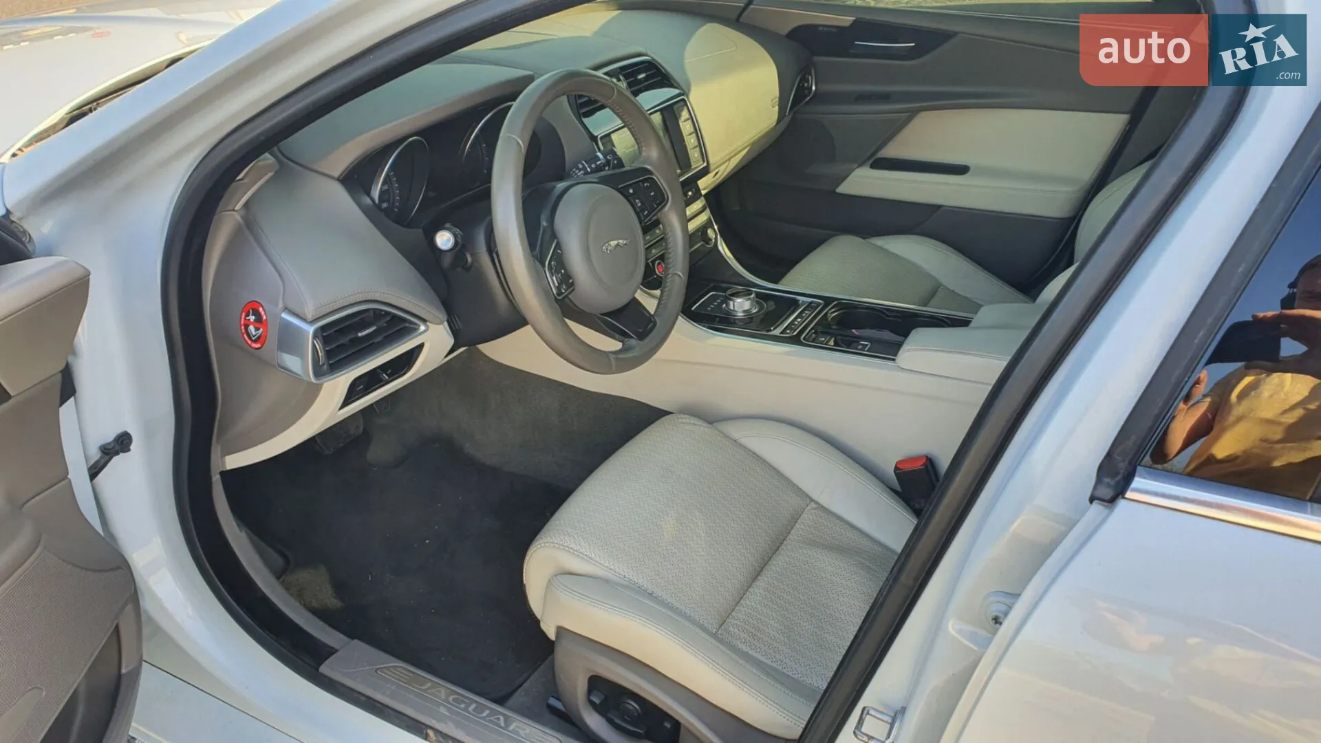 2015 Jaguar XE - мініатюра 10