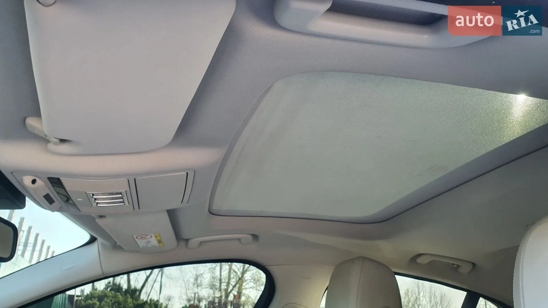 2015 Jaguar XE - мініатюра 16