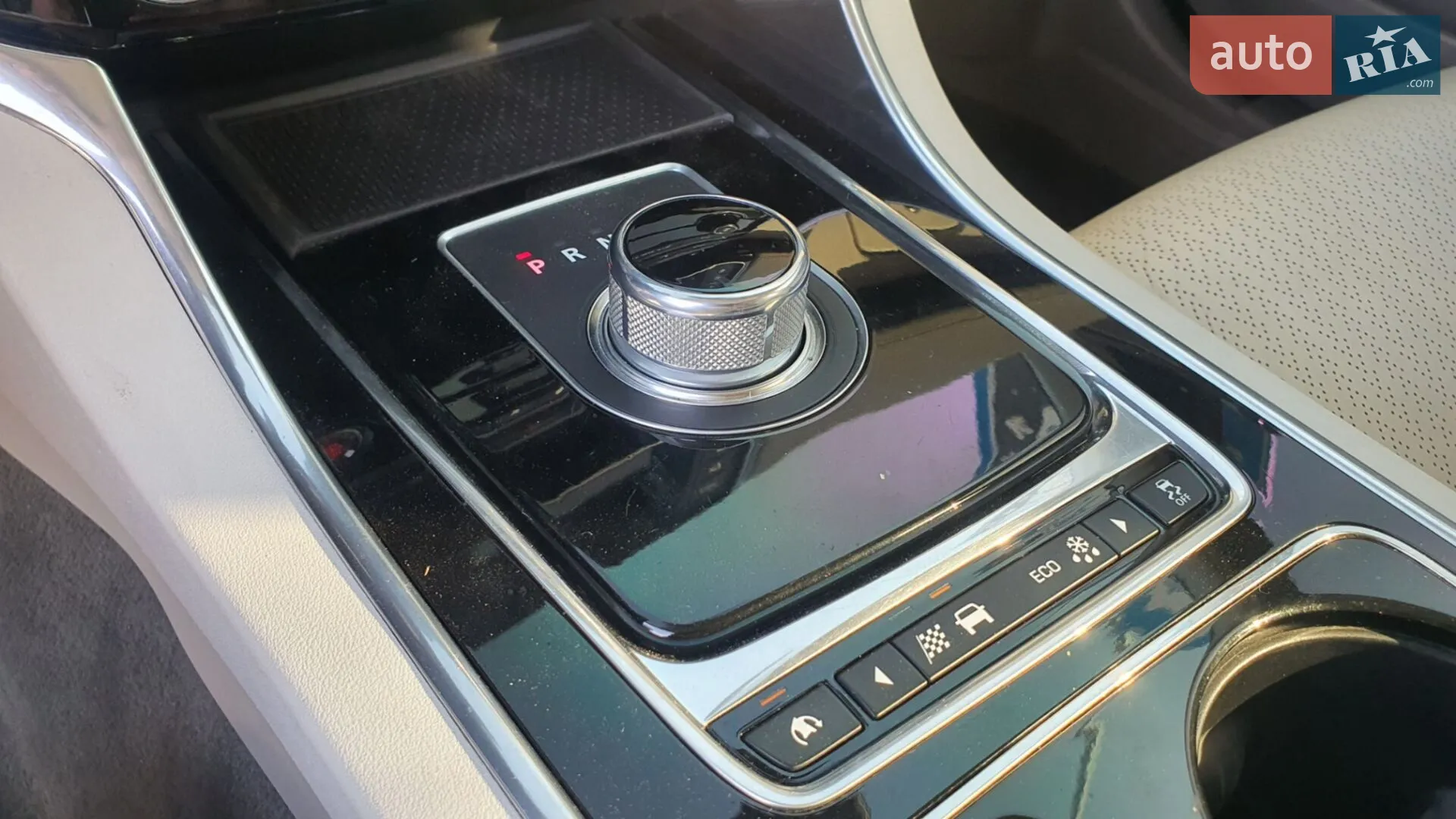 2015 Jaguar XE - мініатюра 19