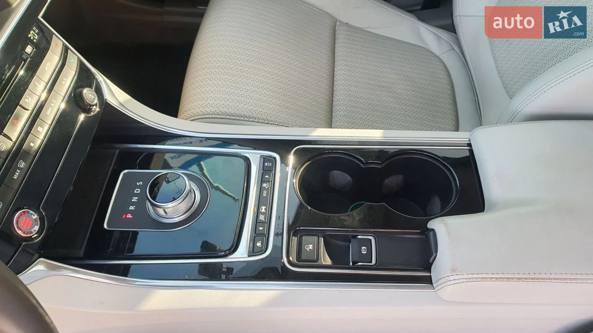 2015 Jaguar XE - мініатюра 15