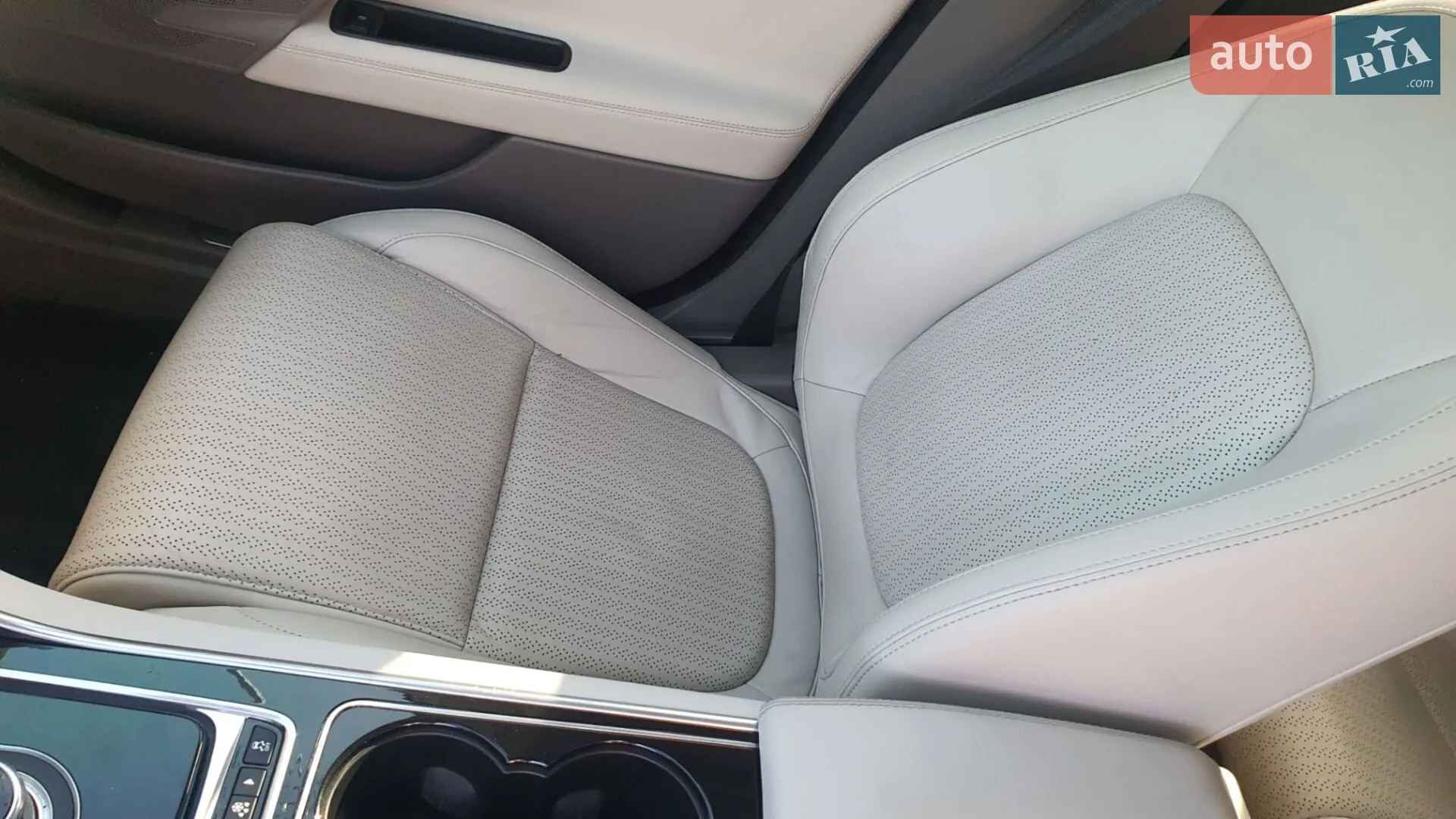 2015 Jaguar XE - мініатюра 22