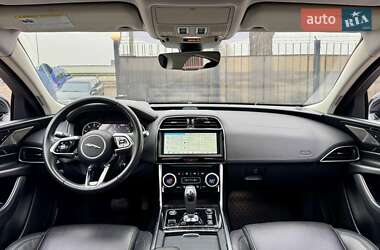 Седан Jaguar XE 2019 в 