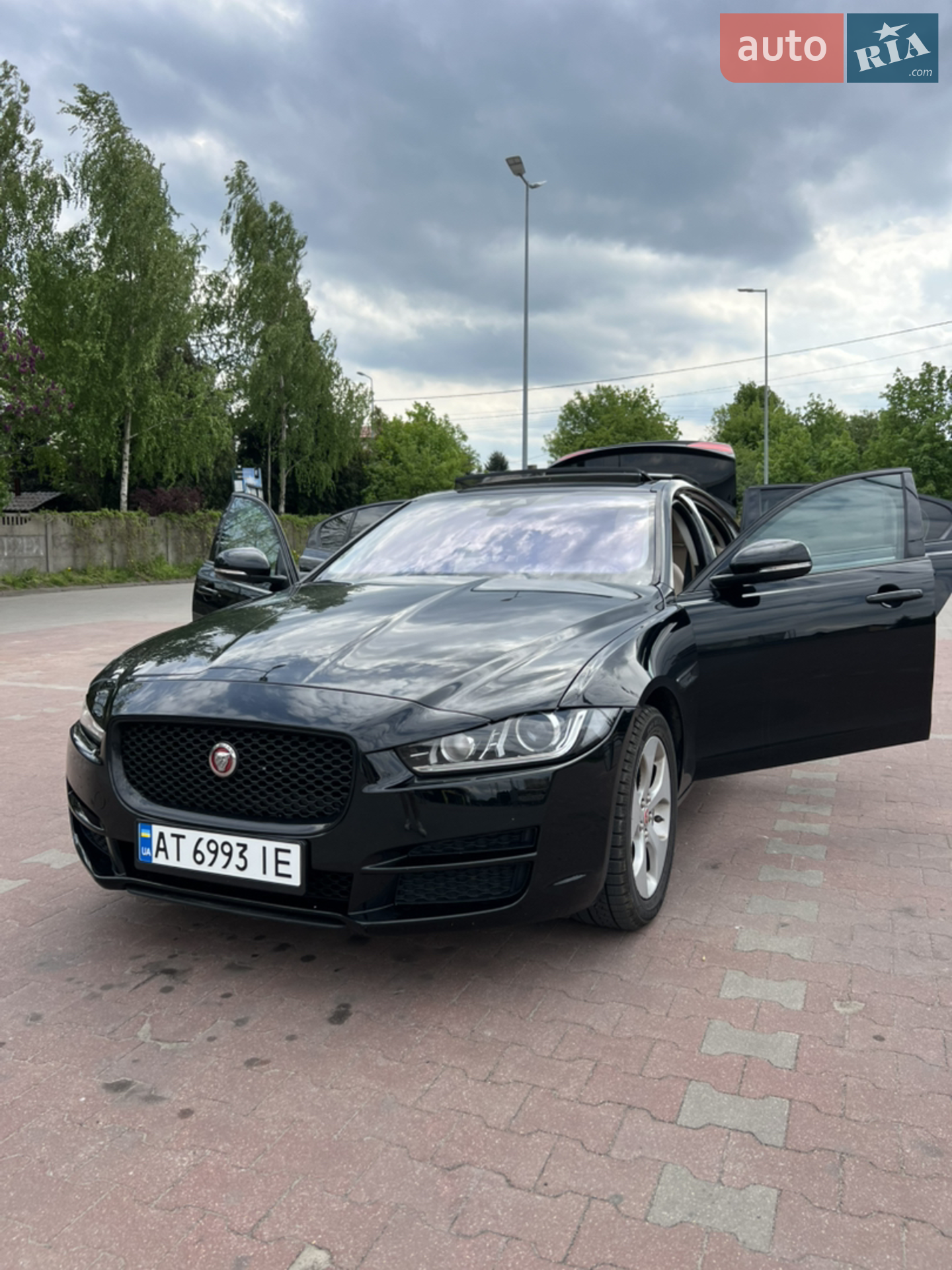 2017 Jaguar XE - мініатюра 21