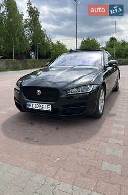 Седан Jaguar XE 2017 в 