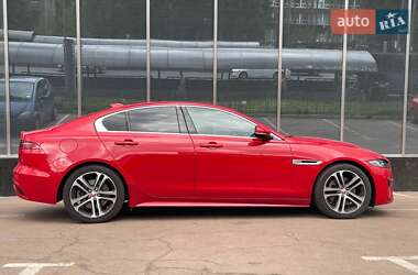 Седан Jaguar XE 2019 в 