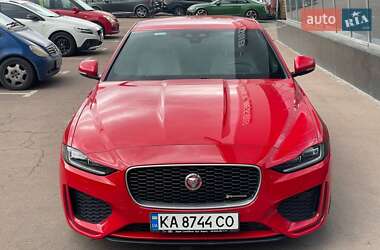 Седан Jaguar XE 2019 в 