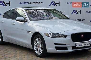 Седан Jaguar XE 2018 в 