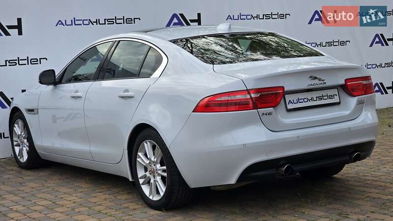 Седан Jaguar XE 2018 в Киеве