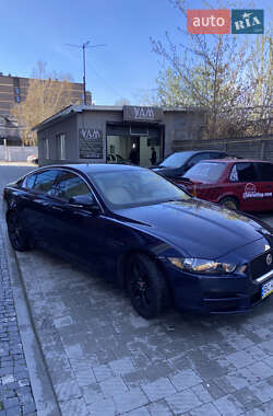 Седан Jaguar XE 2016 в 