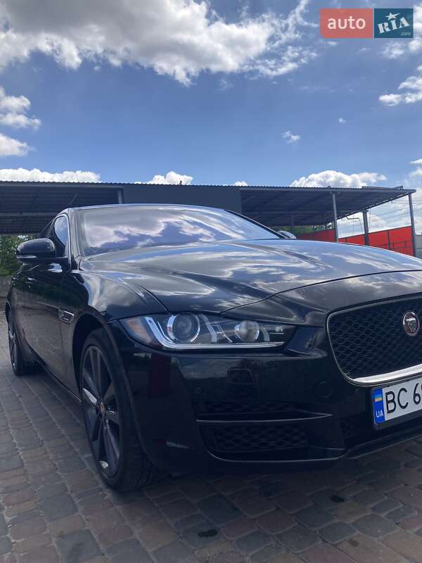 Седан Jaguar XE 2018 в Киеве