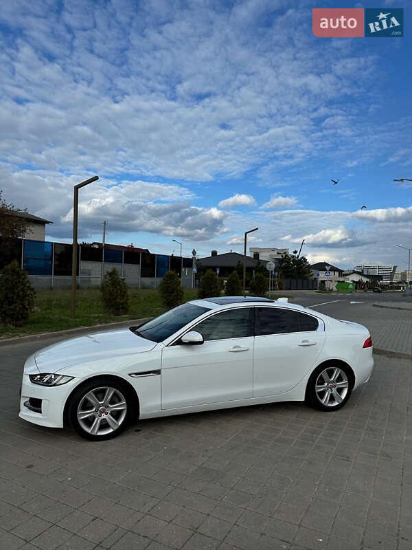 Седан Jaguar XE 2017 в Киеве фото 3 Седан Jaguar XE 2017 в Киеве