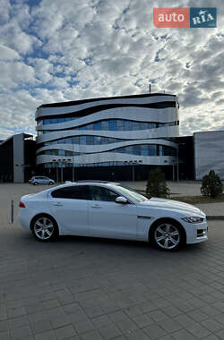 Седан Jaguar XE 2017 в 