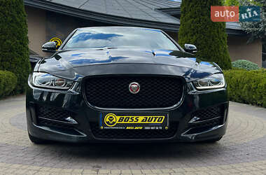 Седан Jaguar XE 2017 в 