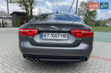 Седан Jaguar XE 2016 в 