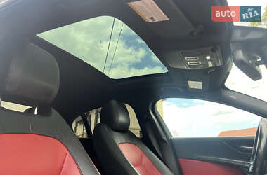 Седан Jaguar XE 2016 в 
