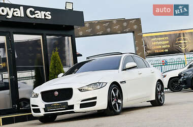 Седан Jaguar XE 2016 в 