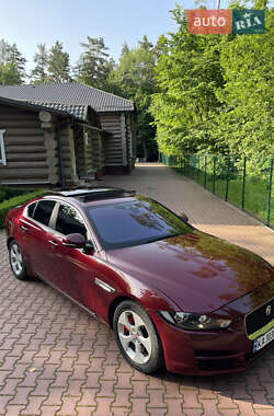 Седан Jaguar XE 2016 в Вінниці