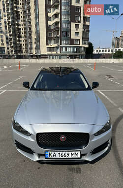 Седан Jaguar XE 2016 в Киеве