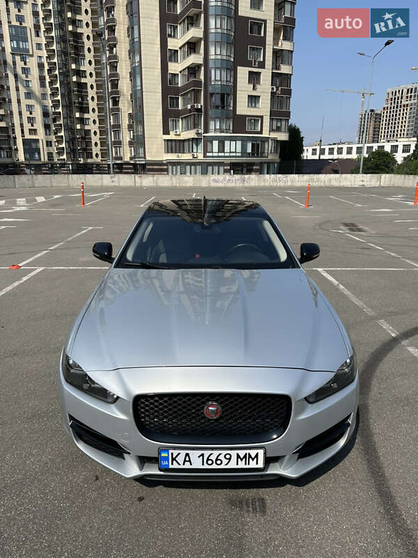 Jaguar XE 2016