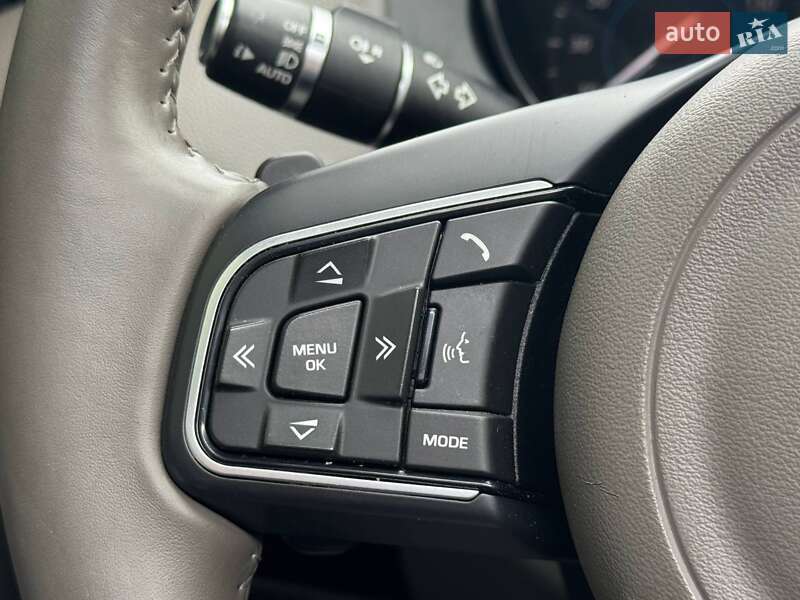Седан Jaguar XE 2016 в Переяславі