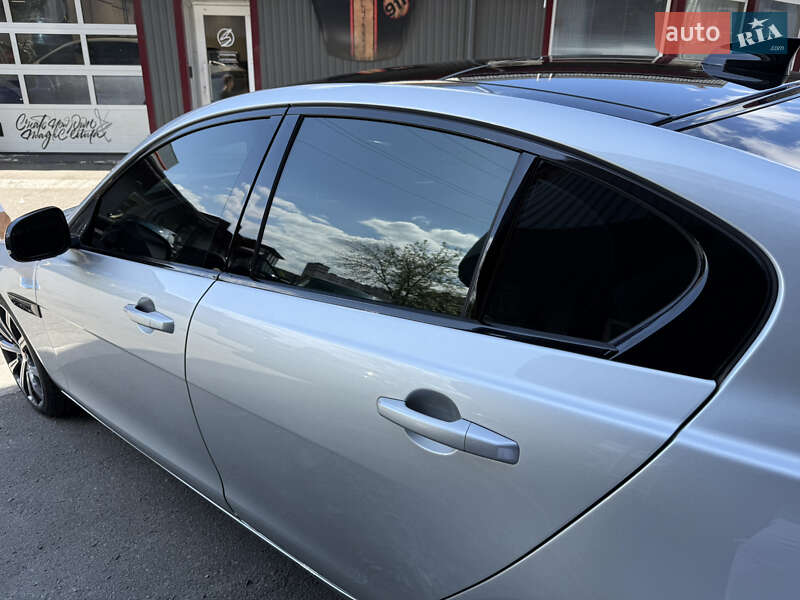 Седан Jaguar XE 2016 в Киеве фото 36 Седан Jaguar XE 2016 в Киеве