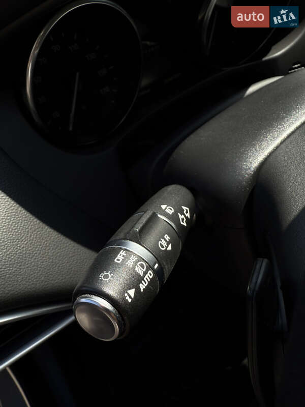 Седан Jaguar XE 2016 в Киеве фото 64 Седан Jaguar XE 2016 в Киеве