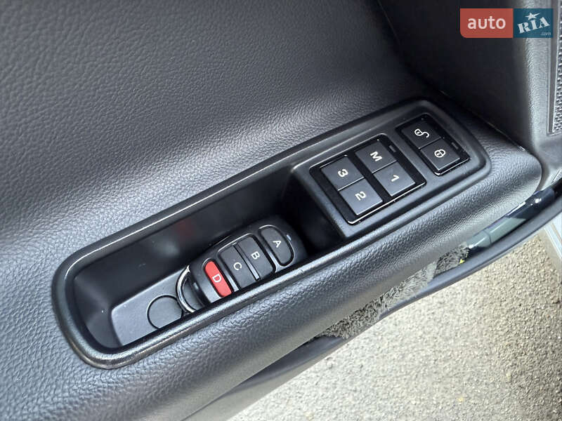 Седан Jaguar XE 2016 в Киеве фото 66 Седан Jaguar XE 2016 в Киеве