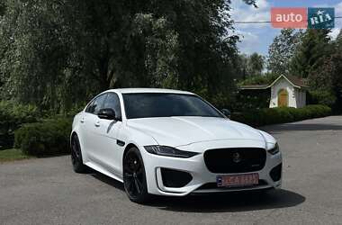 Седан Jaguar XE 2024 в 