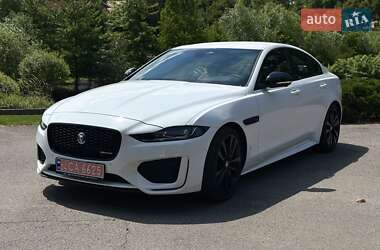 Седан Jaguar XE 2024 в 