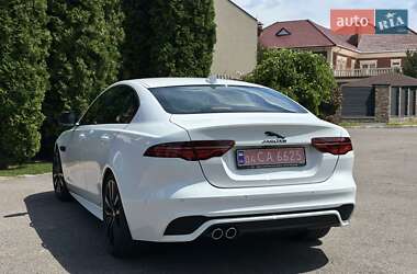 Седан Jaguar XE 2024 в 