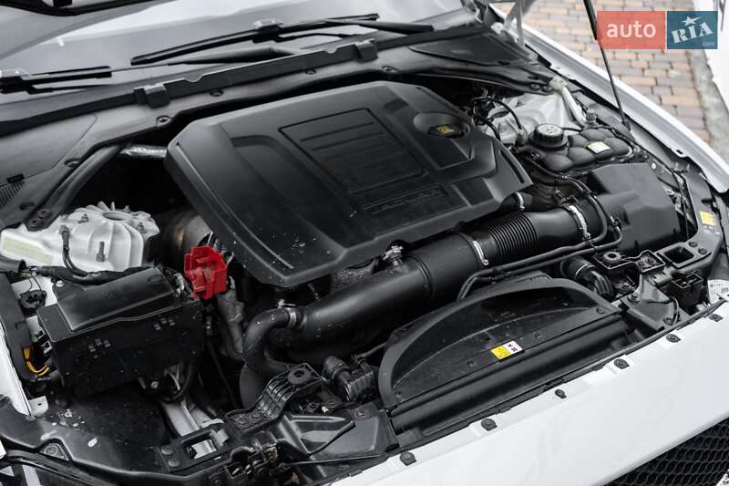 Седан Jaguar XE 2018 в Киеве