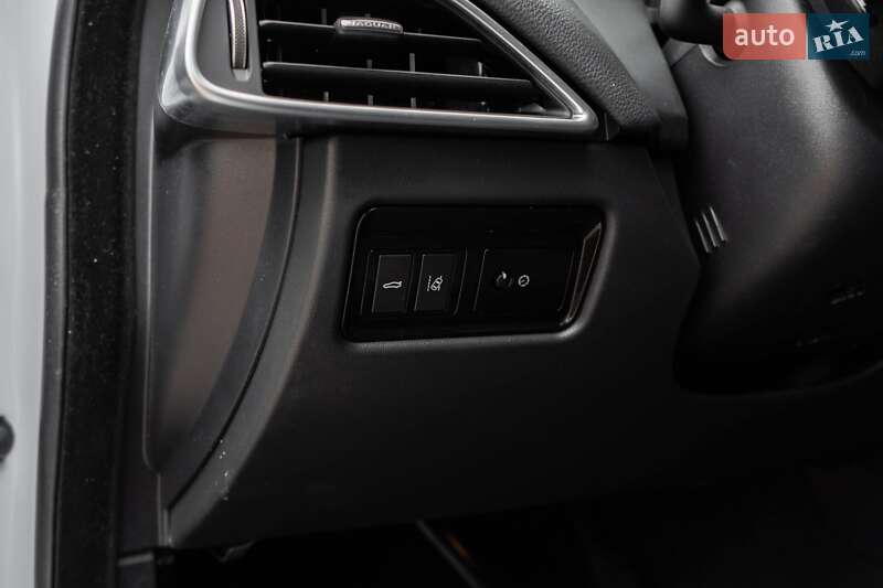 Седан Jaguar XE 2018 в Киеве
