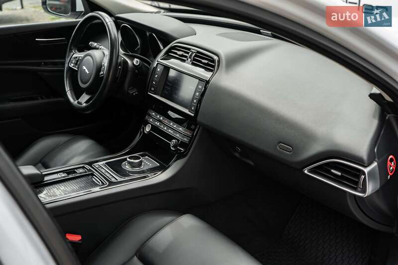 Седан Jaguar XE 2018 в Киеве