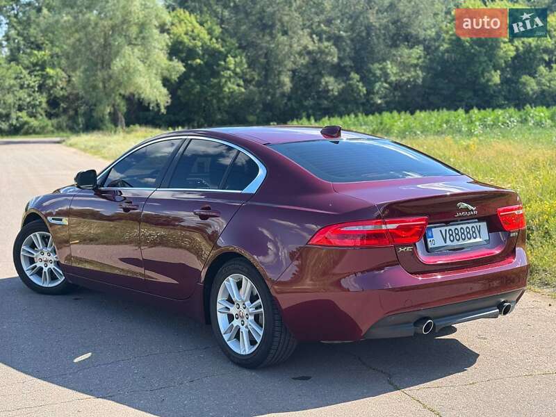 Седан Jaguar XE 2016 в Переяславе