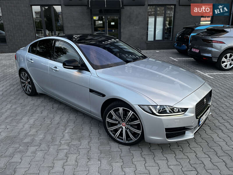 Седан Jaguar XE 2016 в Киеве фото Седан Jaguar XE 2016 в Киеве