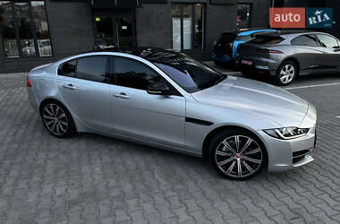 Седан Jaguar XE 2016 в Киеве