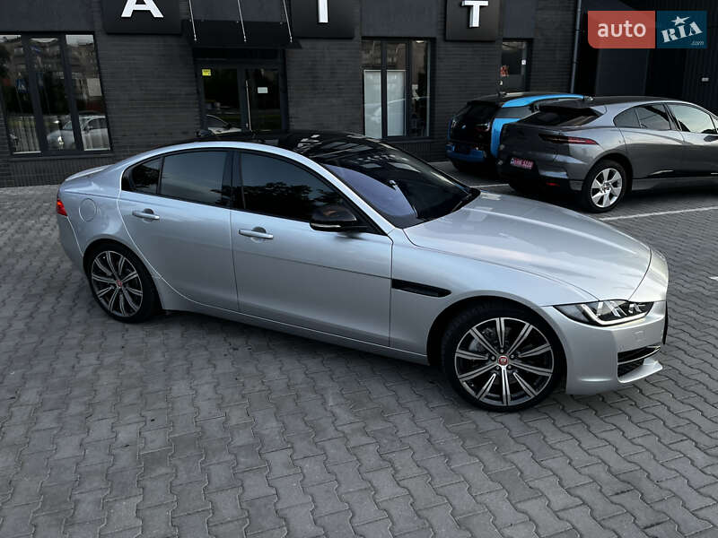 Седан Jaguar XE 2016 в Киеве фото 9 Седан Jaguar XE 2016 в Киеве