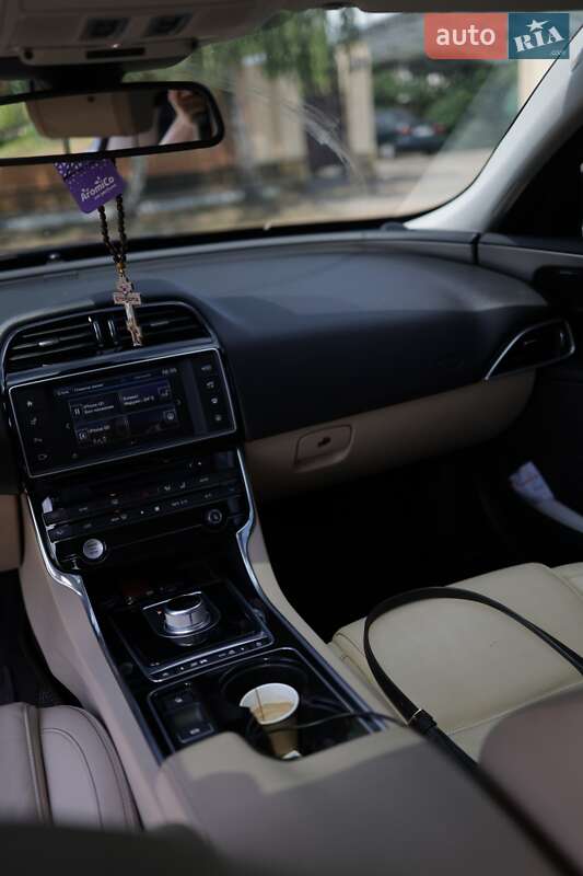 Седан Jaguar XE 2015 в Миргороде фото 20 Седан Jaguar XE 2015 в Миргороде