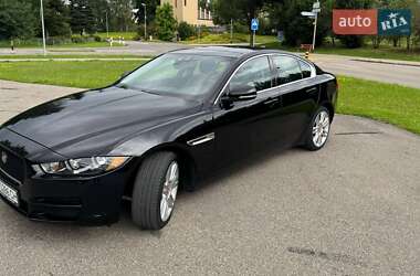 Седан Jaguar XE 2019 в 