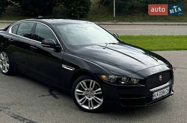 Седан Jaguar XE 2019 в 