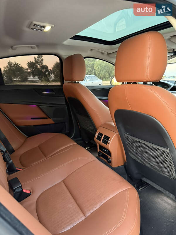 Седан Jaguar XE 2017 в Черкассах