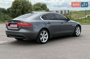 Седан Jaguar XE 2017 в 
