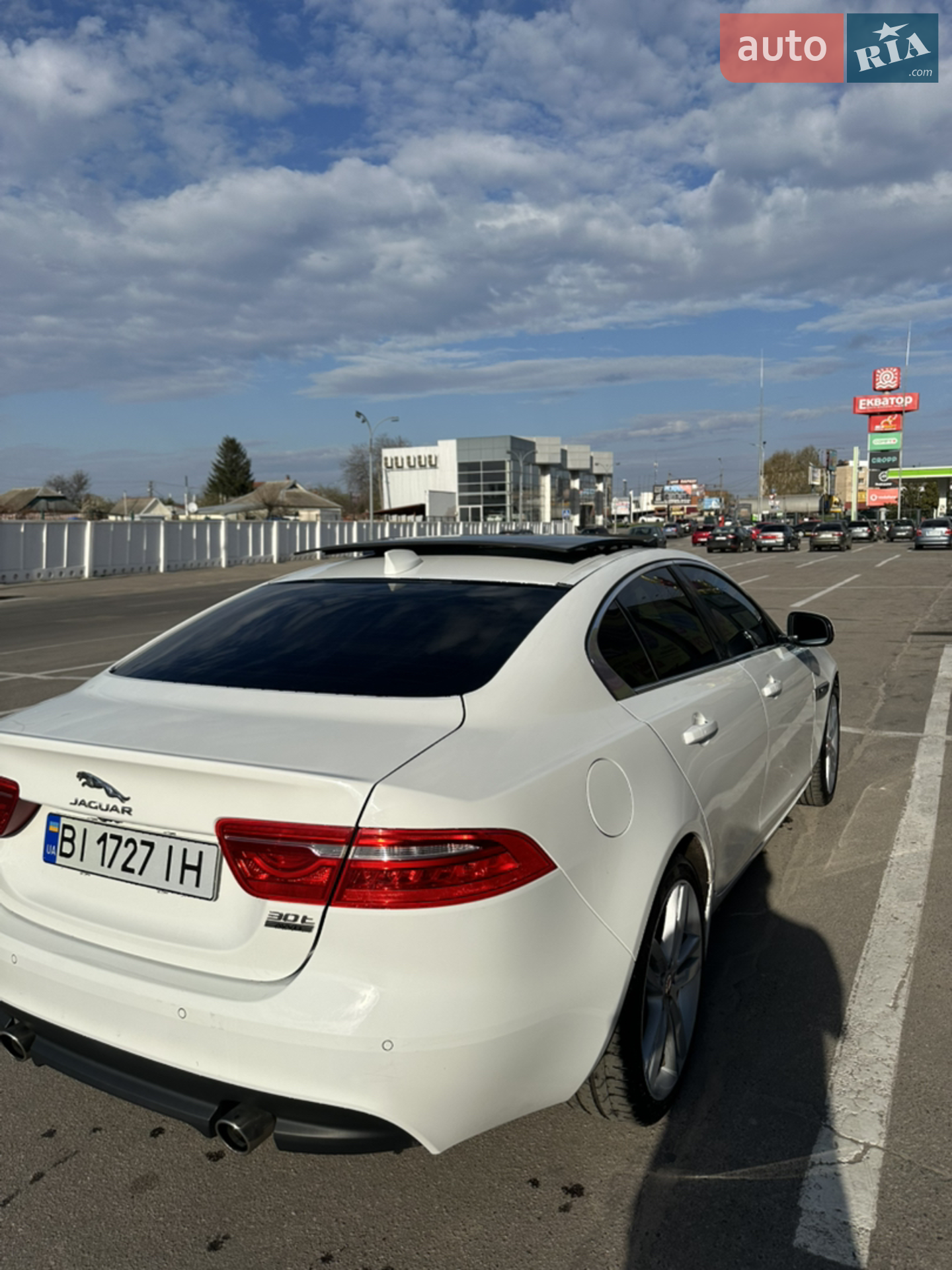 2018 Jaguar XE - мініатюра 4